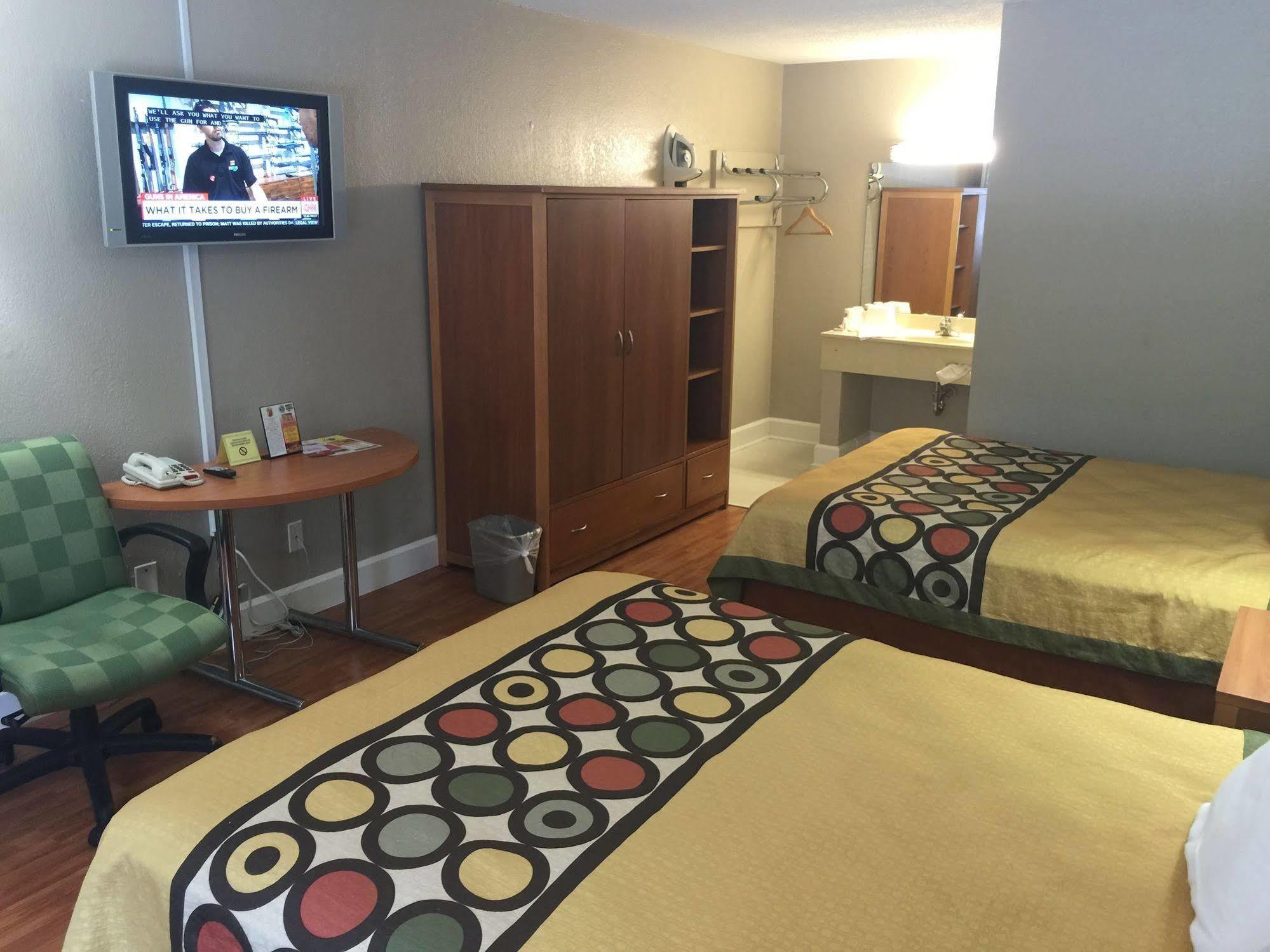 Super 8 By Wyndham Durham/University Area Nc Ngoại thất bức ảnh